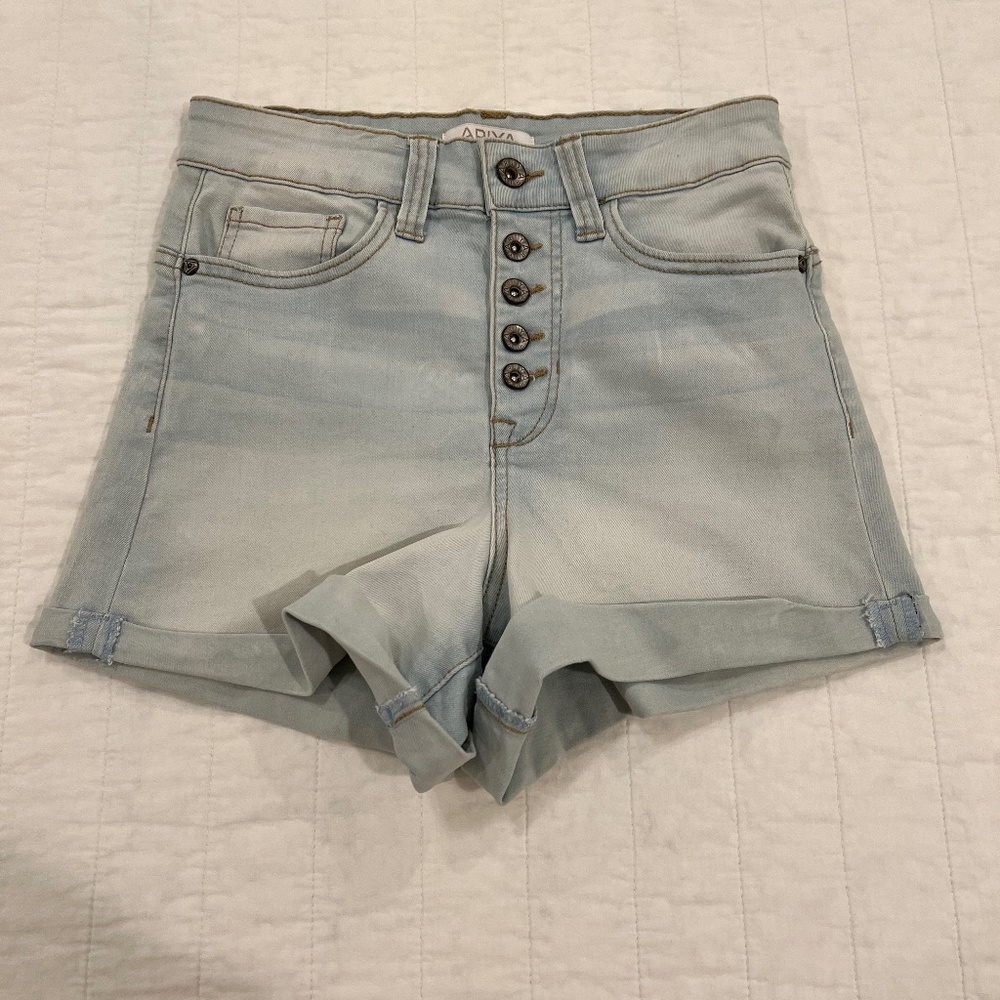 Ariya Rolled Hem Denim High Waist Jean Shorts--Size 3/26